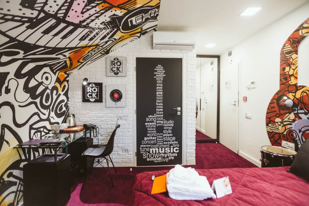 Backstage Room